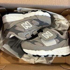 Infant NEW BALANCE SNEAKERS! Size 2